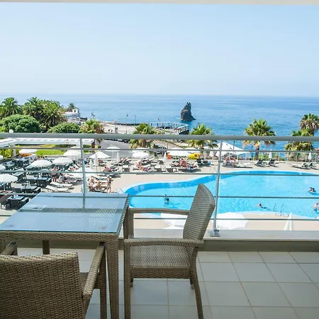 Отель Melia Madeira Mare Фуншал